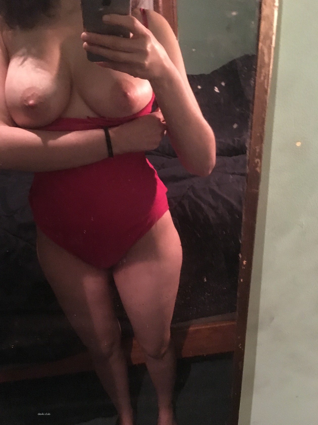 Big Boobs Girl: Explicit Busty Babe with Huge Tits Exposed