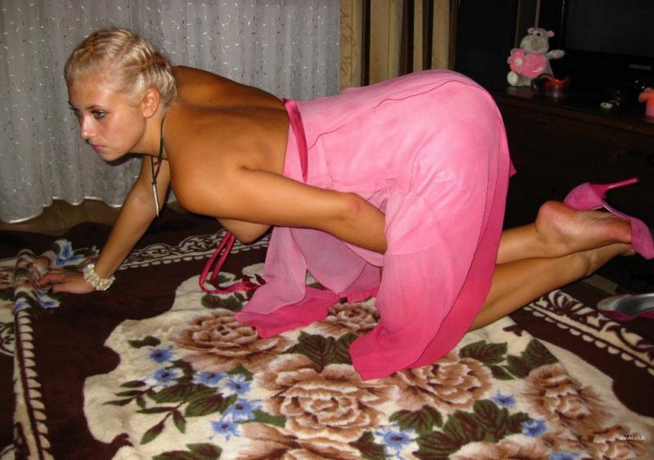 Sexy Blonde Poses Nude - Hot Explicit Photoshoot