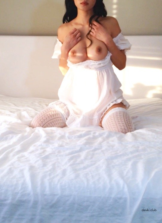 Naked College Girl in Stockings: Explicit Student Strip Tease!
