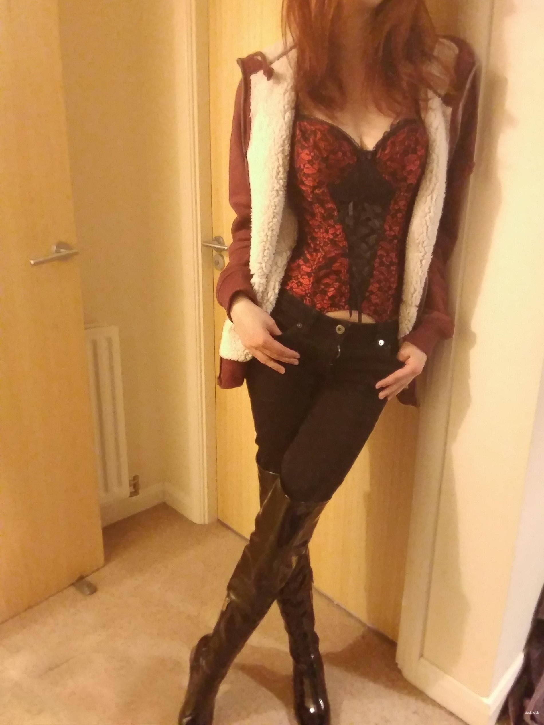 Fiery Redhead Babe in Stockings: Explicitly Seductive Beauty