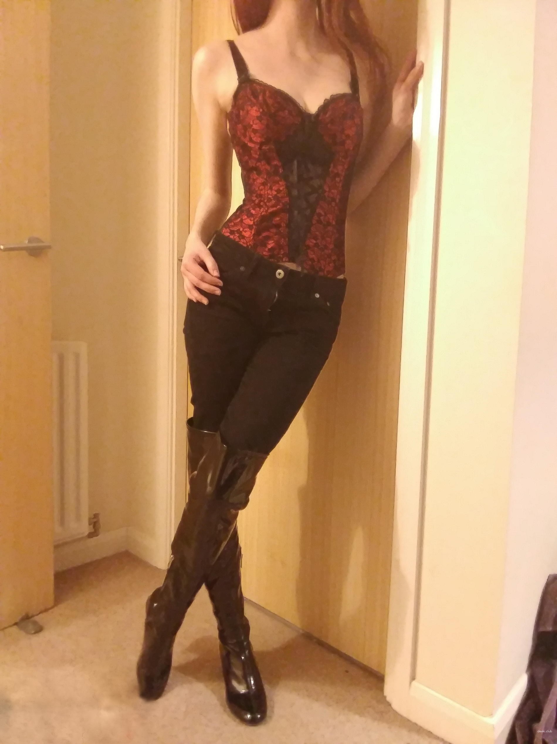 Fiery Redhead Babe in Stockings: Explicitly Seductive Beauty