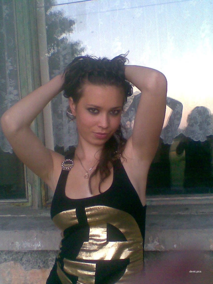 Sexy Girl Loves Being Watched: Hot Russian Babe Enjoys Attention