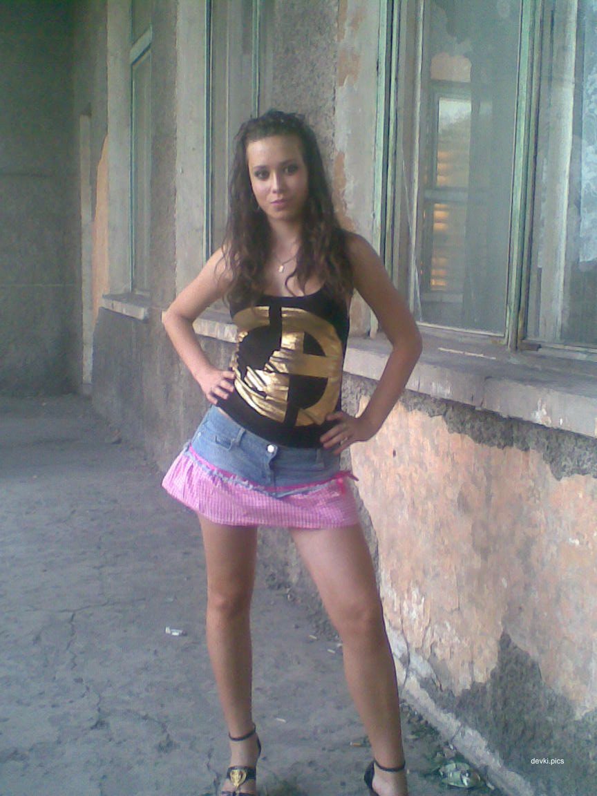 Sexy Girl Loves Being Watched: Hot Russian Babe Enjoys Attention