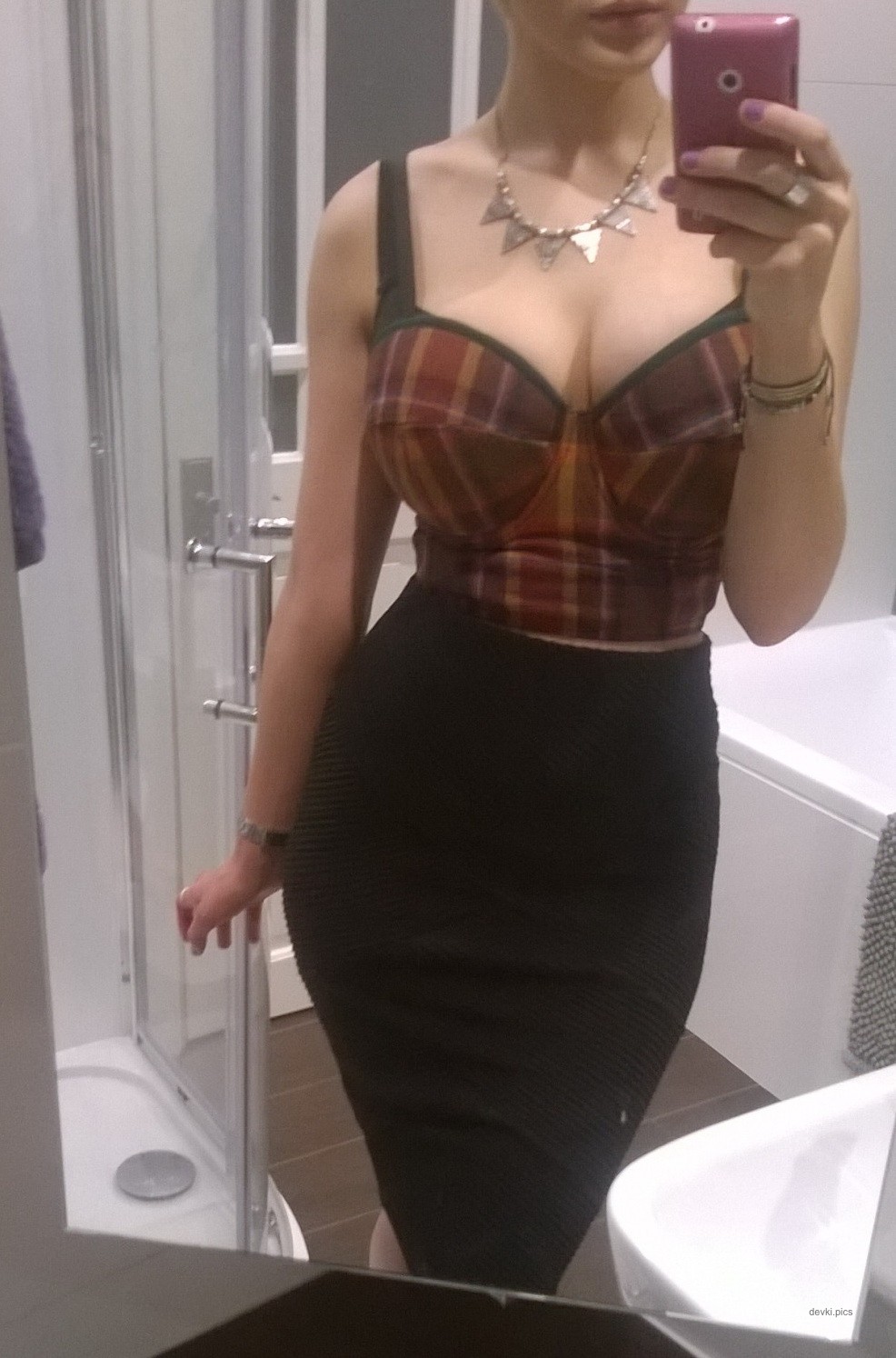 Stunning Girl's Beautiful Boobs Exposed: Explicit Photo
