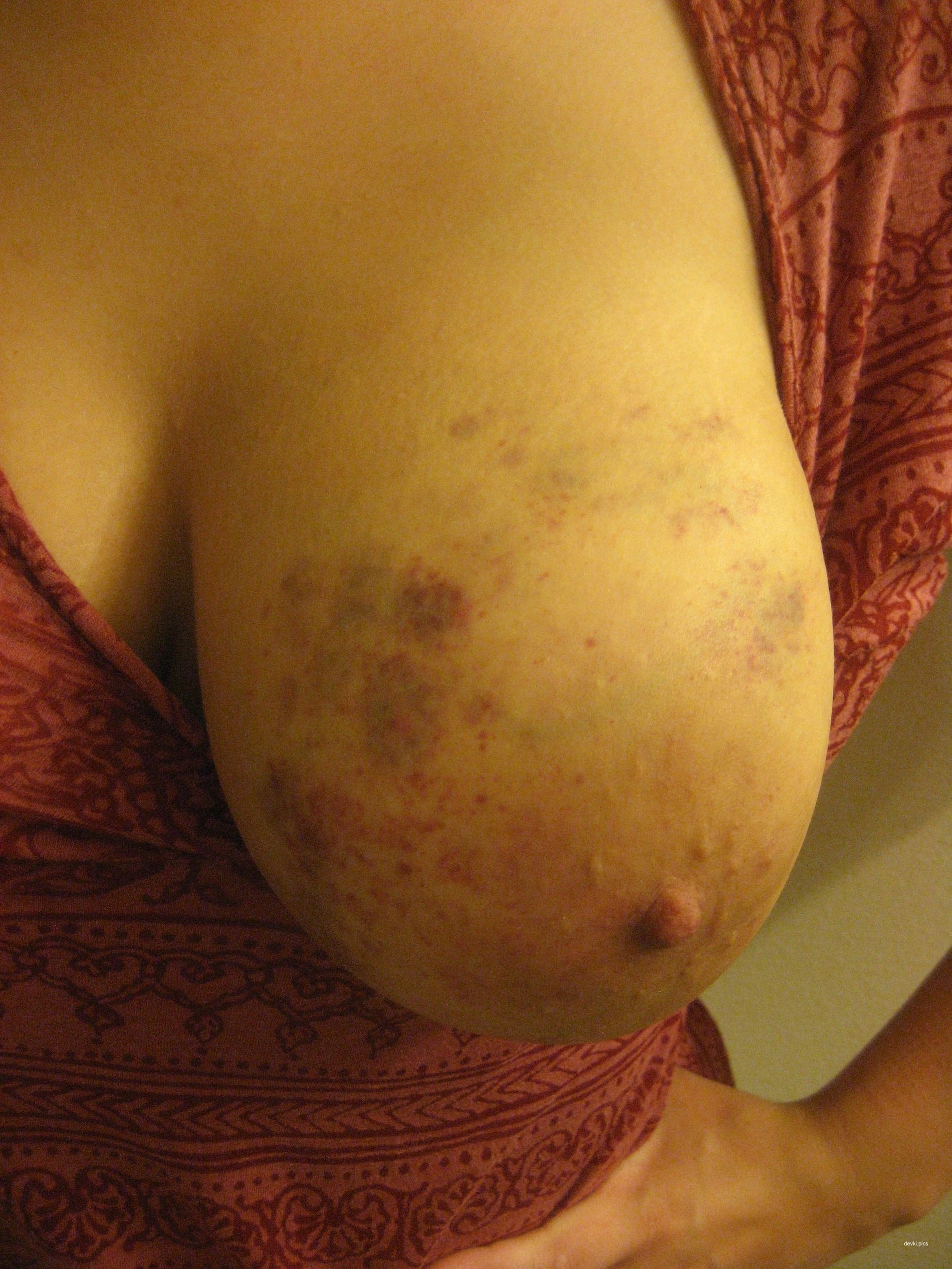 Busty babe masturbates with vegetables in explicit solo session