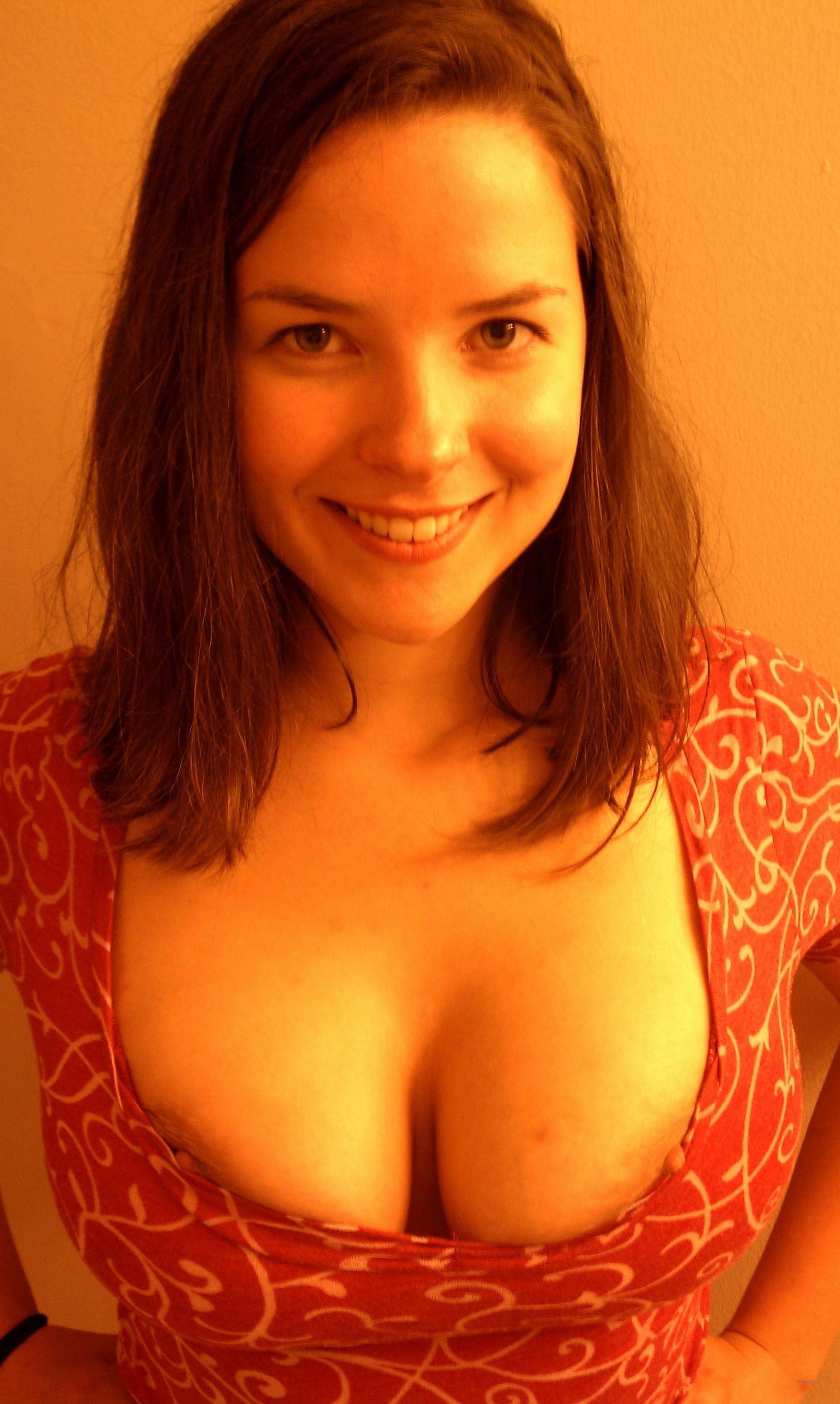 Busty babe masturbates with vegetables in explicit solo session