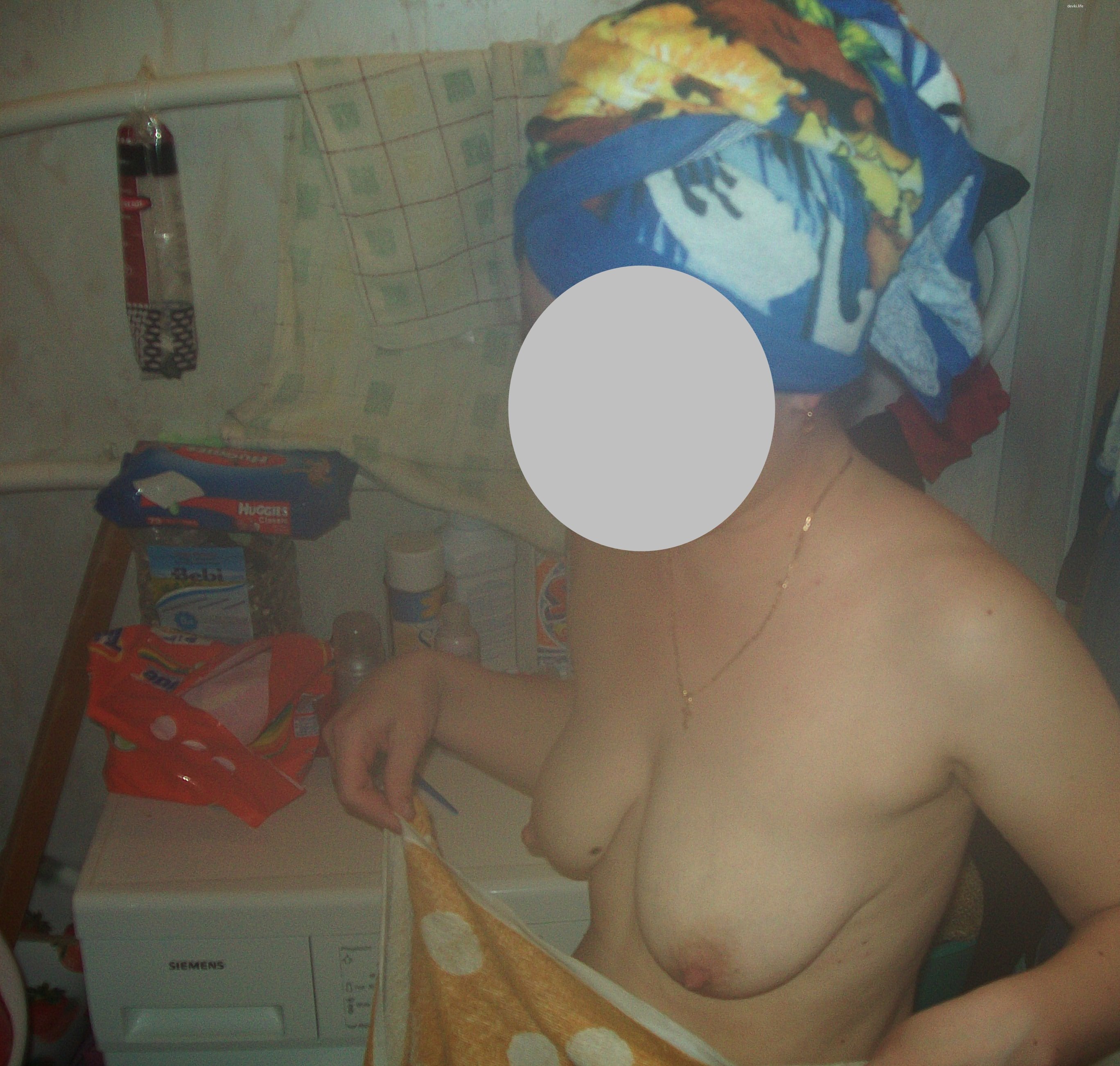 Sexy Wife in Bath: Hot Russian Woman Naked in Bathroom