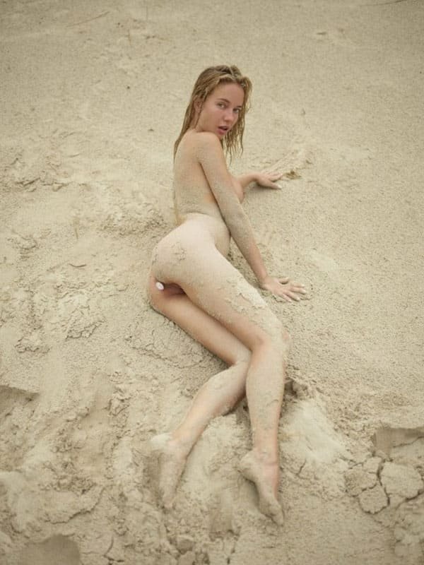 Beach Babe with Anal Plug in Ass - Explicit Anal Play on the Shore