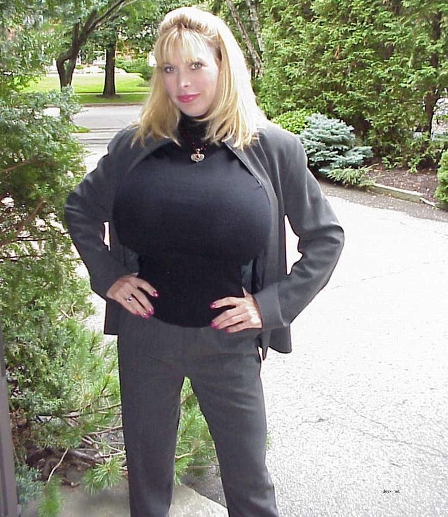 Mature Lady with Huge Tits Exposed - XXX Busty MILF Photo
