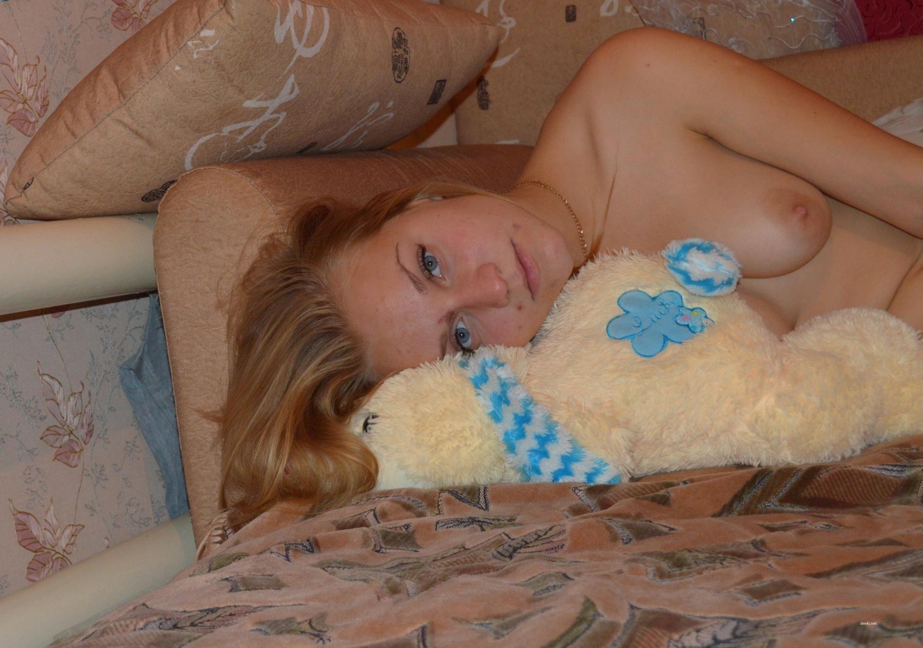 Sexy Selfies from Cute Girl: Hot and Explicit Photos for Adults