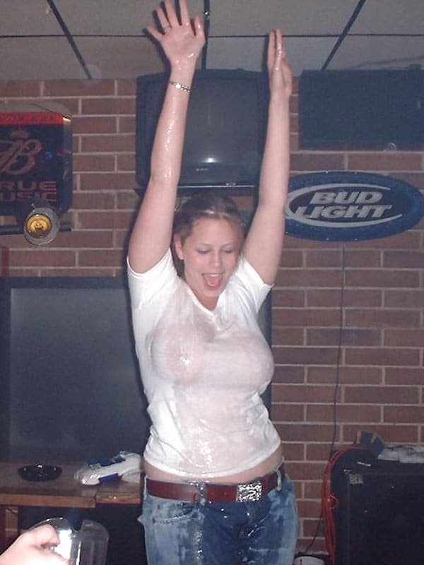 Hot Babes with Huge Tits in Wet T-shirts - XXX Photos