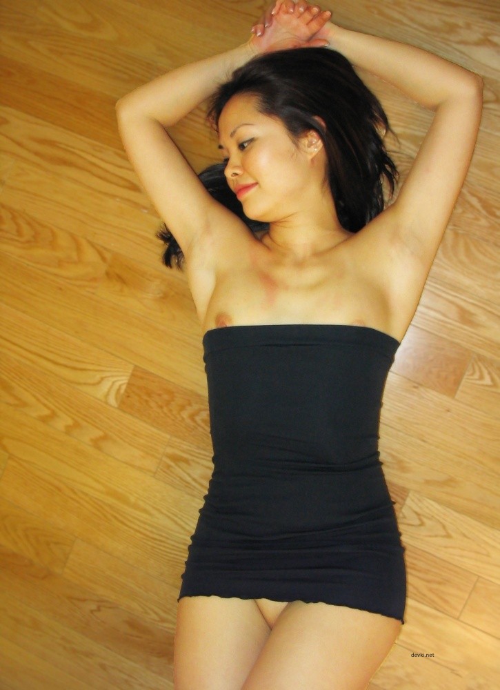 Naughty Asian Slut Naked - Explicit Nude Photoshoot