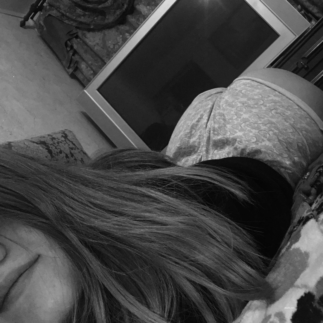Seductive girl flaunts pussy: Explicit and daring display of sexuality