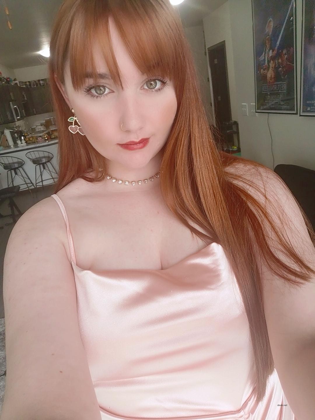 Fiery Redhead with Crossbows: Explicit and Bold Photoshoot