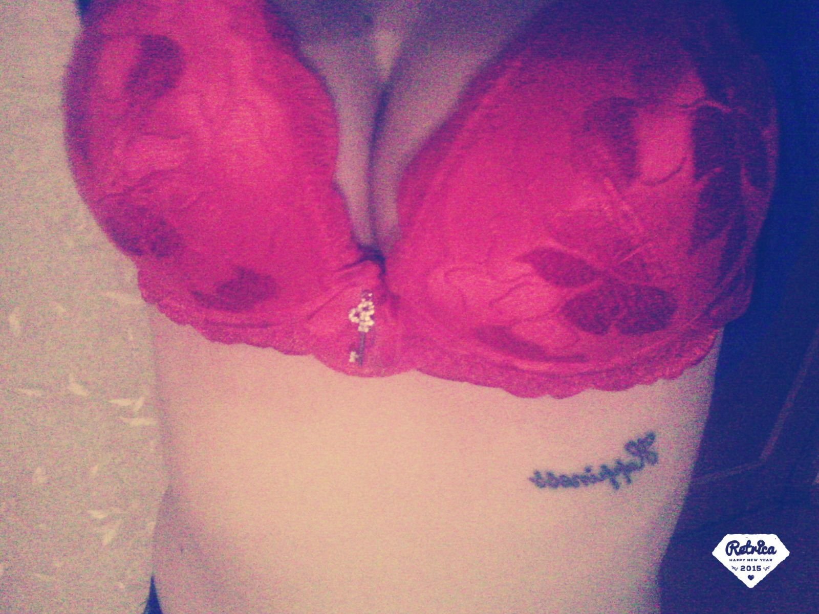 Private Phone Photos Under Repair: Explicit Content Uncovered