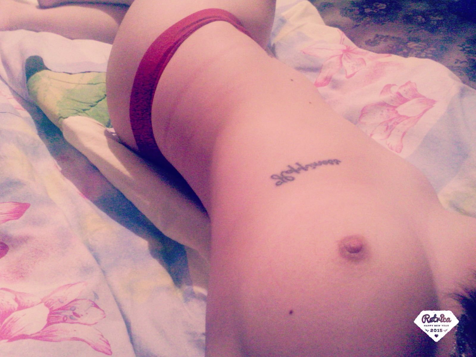 Private Phone Photos Under Repair: Explicit Content Uncovered