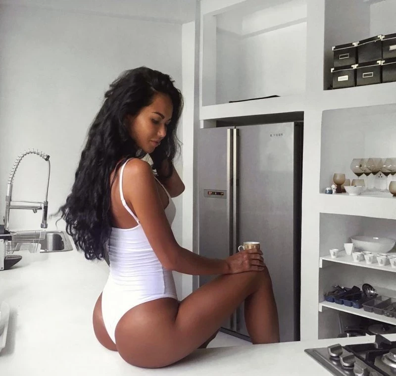 Victoria Son: Stunning Girl of the Day Reveals All in Bold Photo Shoot
