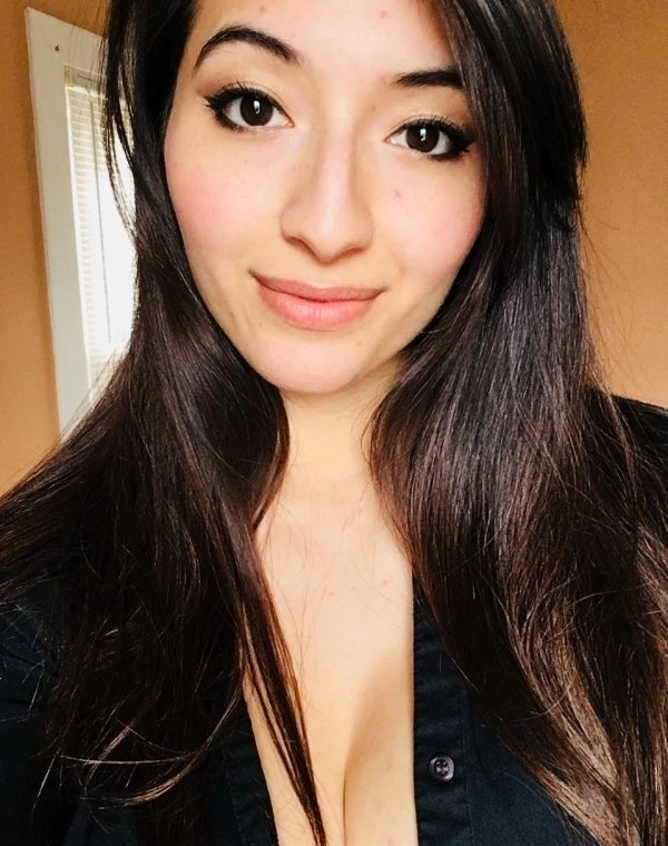 Hot Girls Bored at Work: 20 Explicit Photos to Spice Up Your Day