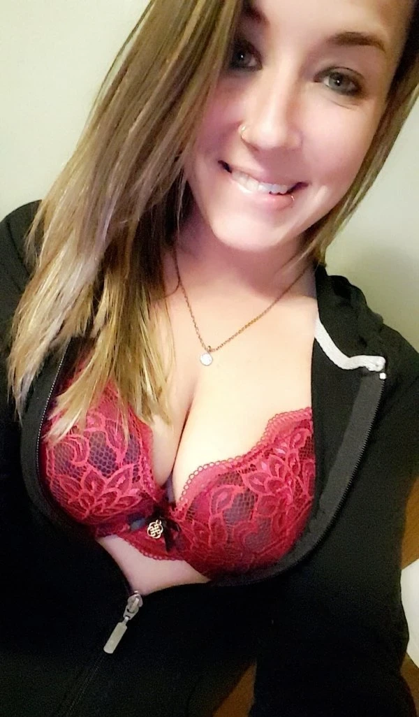 Hot Girls Bored at Work: 20 Explicit Photos to Spice Up Your Day