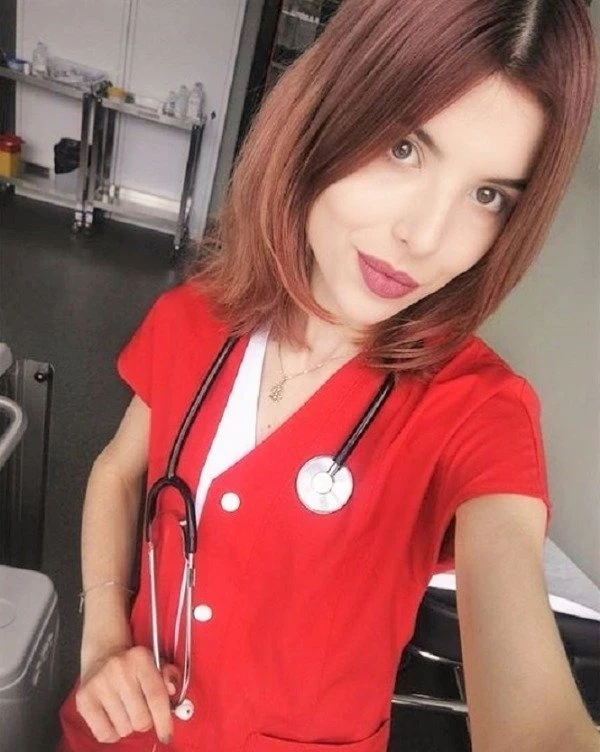 Girls Bored at Work: 30 Explicit Photos of Office Babes Daydreaming