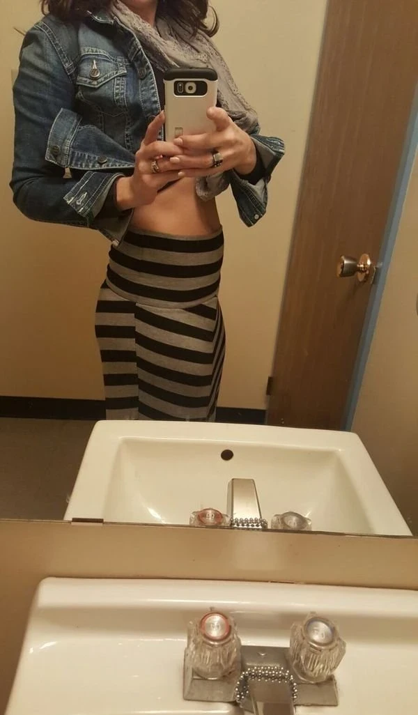 Girls Bored at Work: 30 Explicit Photos of Office Babes Daydreaming