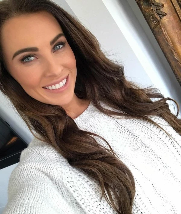 32 Stunning Smiles of Gorgeous Girls - Explicit Photos