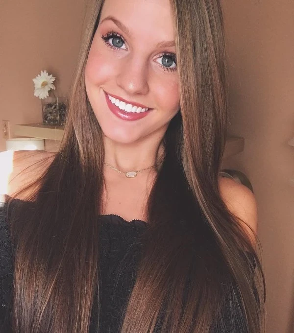 32 Stunning Smiles of Gorgeous Girls - Explicit Photos