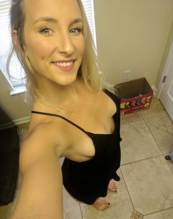 Hot Girls with Dimples on Cheeks - 25 Sexy Photos for Your Pleasure!