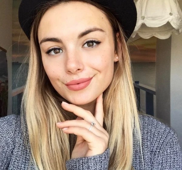 Hot Girls with Dimples on Cheeks - 25 Sexy Photos for Your Pleasure!