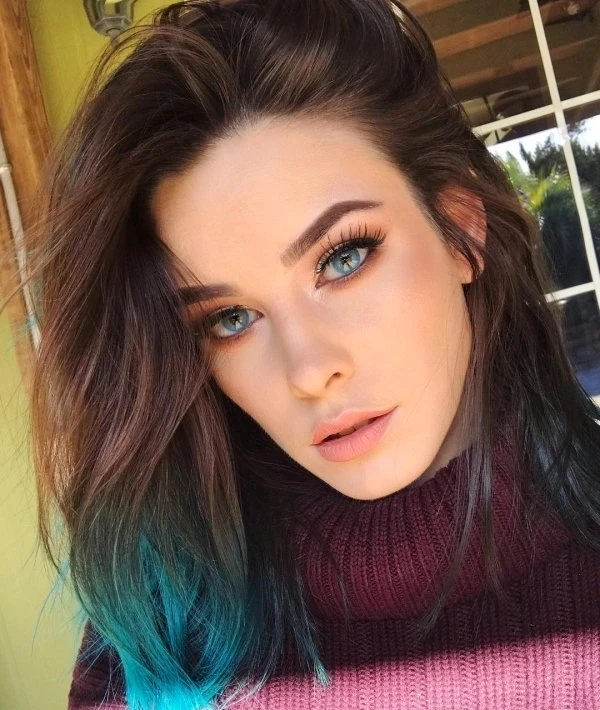 Blondes vs. Brunettes: 38 Sizzling Photos of Hot Brunettes that Men Love Too!