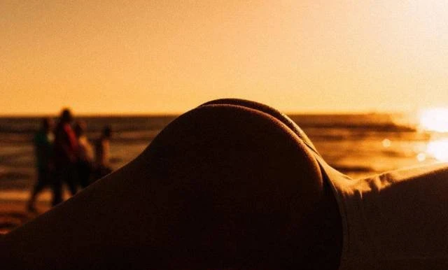 Seductive View of Women from Behind: 38 Explicit Photos