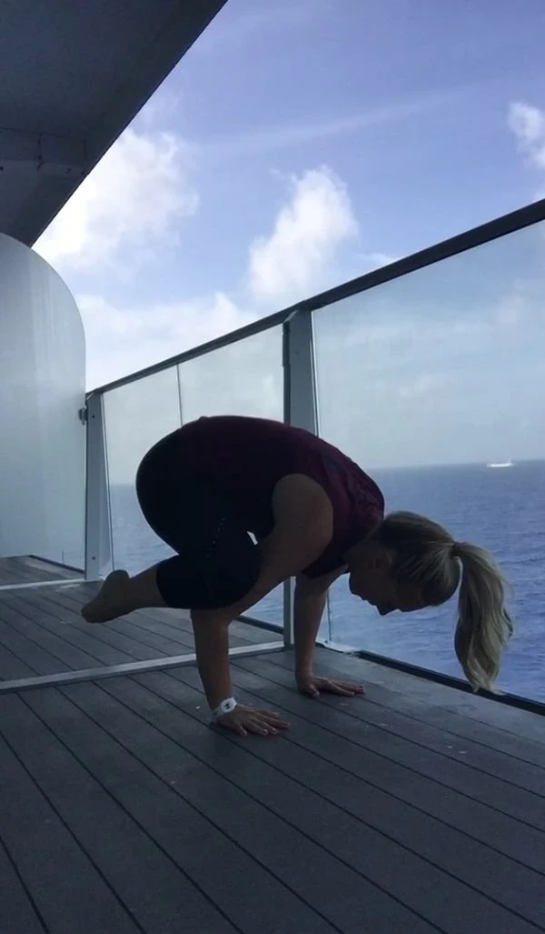 Hot Babes Practicing Yoga: 20 Sexy Photos of Cute Girls in Yoga Poses