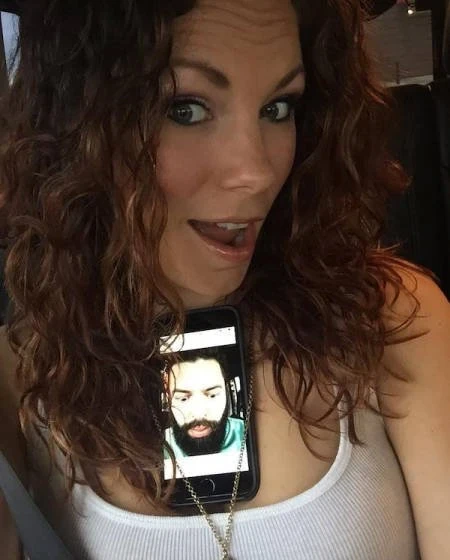 35 Hilarious and Playful Girls: Funny and Entertaining Photos