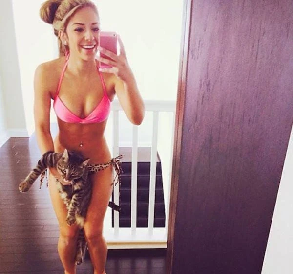 35 Hilarious and Playful Girls: Funny and Entertaining Photos