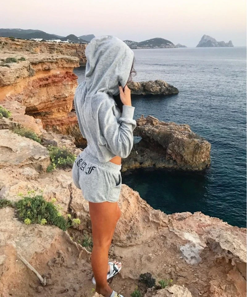 Perky Butts of Beautiful Girls: Explicit and Sensual Photos