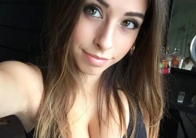 Mesmerizing Eyes of These Girls Go Unnoticed - 33 Explicit Photos