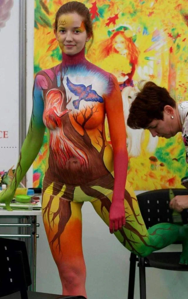 Playful Girls Uninhibited: 48 Explicit Photos.