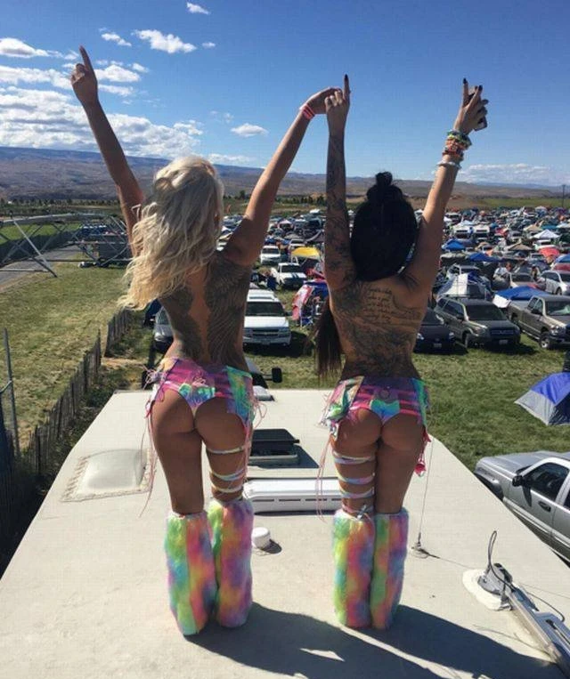 Playful Girls Uninhibited: 48 Explicit Photos.