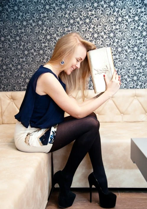 Sleek and Slim Legs in Tights: Provocative and Seductive Foot Fetish