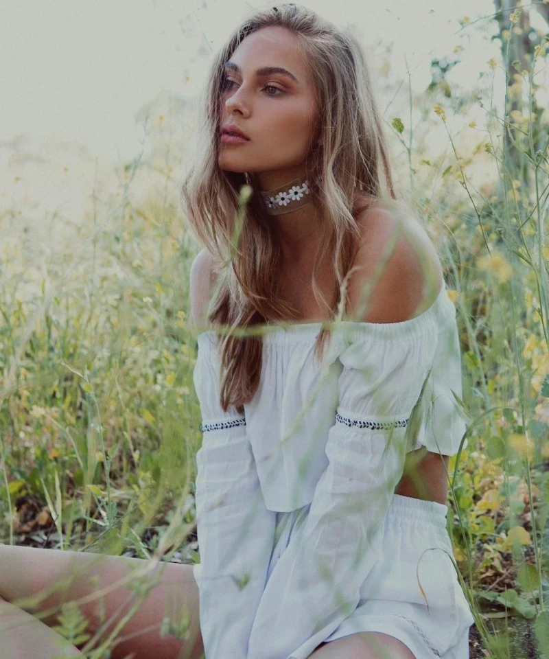 Hot Girl of the Day - Cat Norris: Seductive Beauty Exposed
