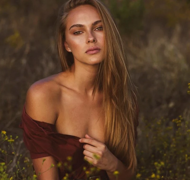 Hot Girl of the Day - Cat Norris: Seductive Beauty Exposed