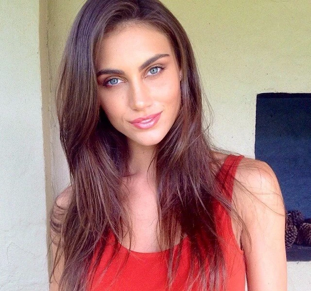 Hot Australian Nurse Stef Rayner: Explicit & Bold Photos
