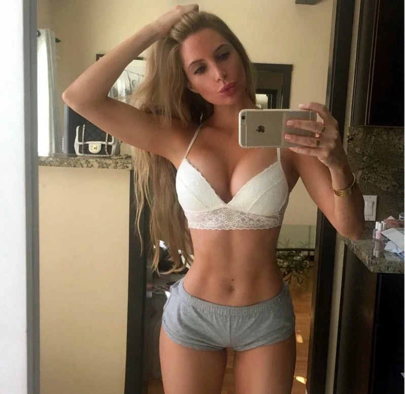 Hot Babes Up Early Tuesday Morning: Sexy Beauties in Action!