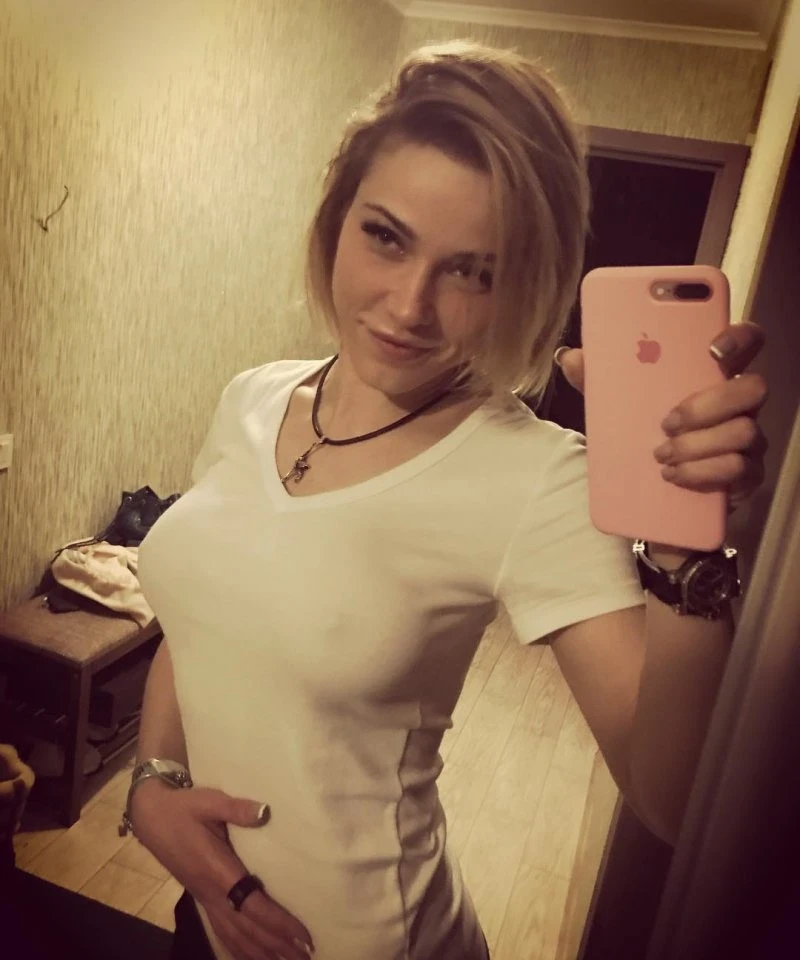 Hot Babes Ditch Bras - Free the Nipple Trend Sparks Heat Wave