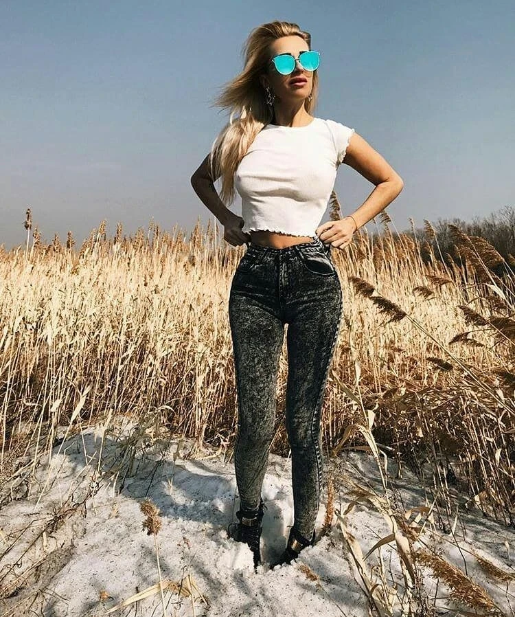 Hot Babes Ditch Bras - Free the Nipple Trend Sparks Heat Wave