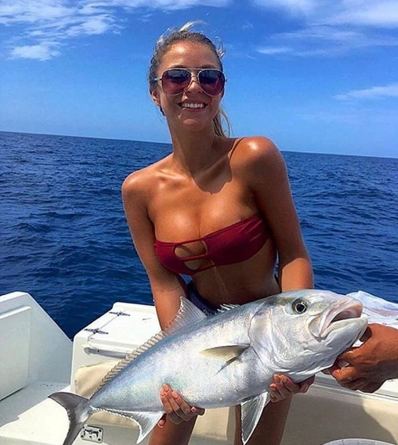 Sexy Girls Fishing: Hot Babes Catching Fish in Bikinis