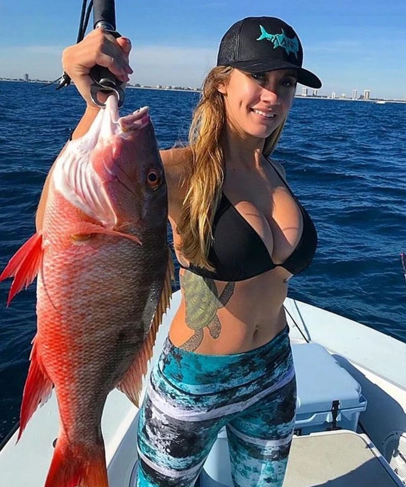 Sexy Girls Fishing: Hot Babes Catching Fish in Bikinis
