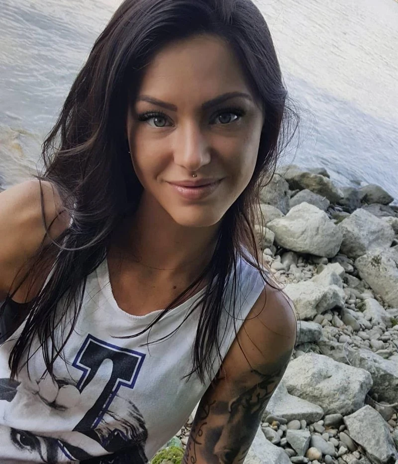 Hot Tattooed Babes - Stunning Girls with Tattoos, for Every Taste!