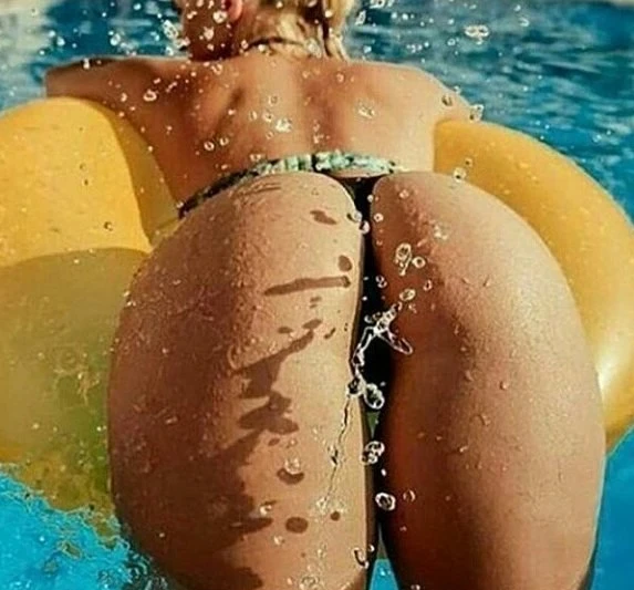 Hot and Wet Babes of Various Sizes - Explicit Beauty in the Rain