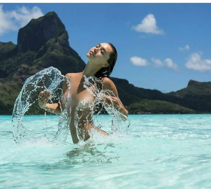 Hot Babes for Every Taste on Hump Day Afternoon